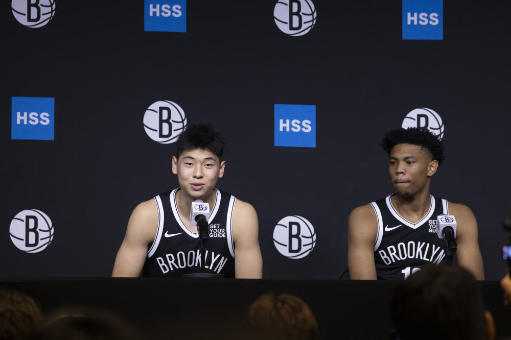 两队的相遇 两队的相遇